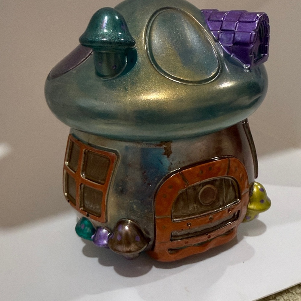 Unique Resin Mushroom House Jar - Picture 3 of 9